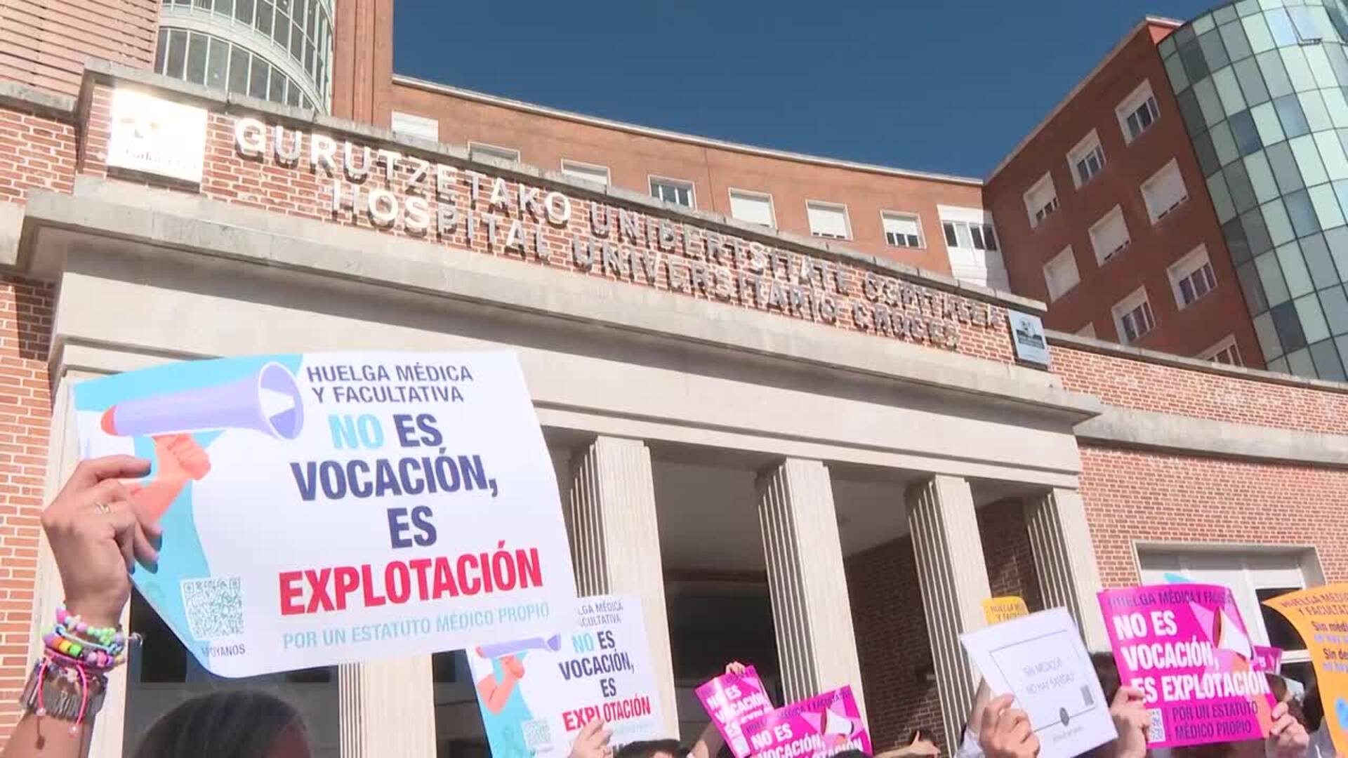 Médicos en huelga denuncian "falta de acercamiento" de Gobierno para negociar condiciones