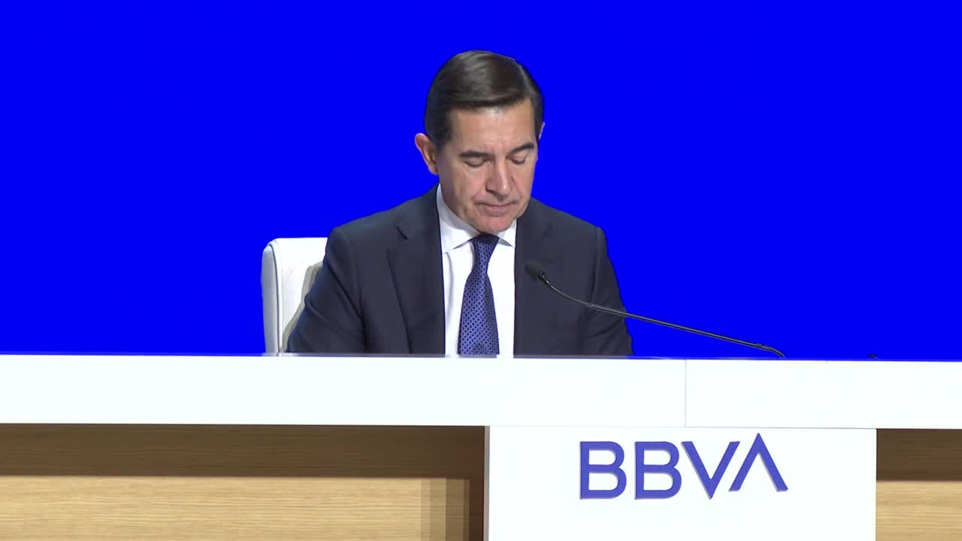 El presidente de BBVA defiende ante los accionistas el "crecimiento rentable" en España
