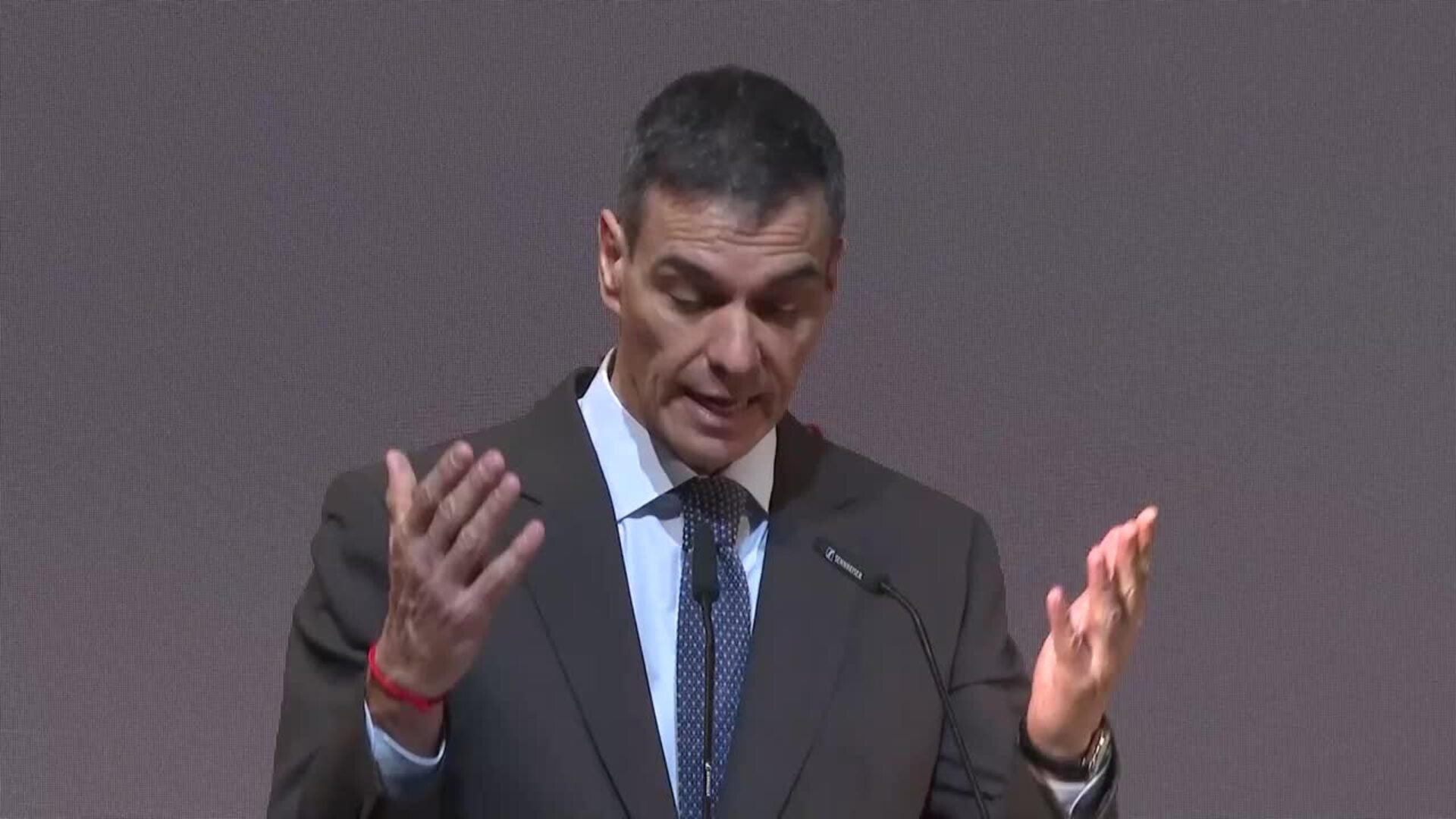 Sánchez anuncia 325 millones para tres satélites que mejorarán la respuesta ante desastres