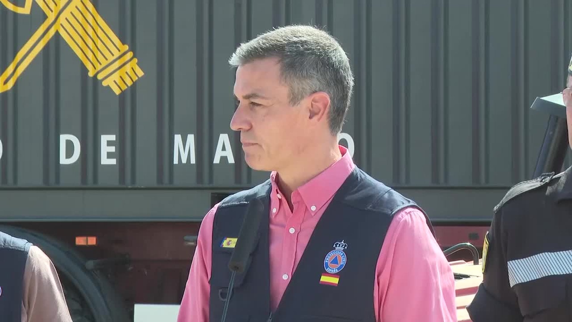 Sánchez ve "favorable" la evolución de los incendios en Ávila y Madrid pero pide "cautela"