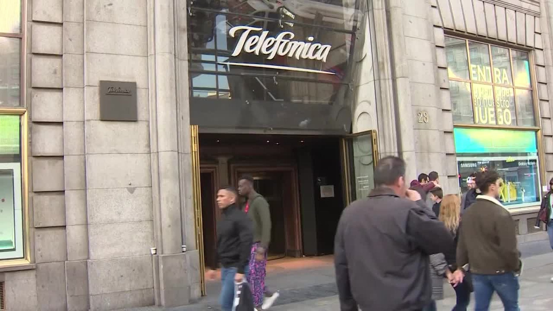 Telefónica reduce un 75% sus pérdidas hasta junio e ingresa 16.392 millones