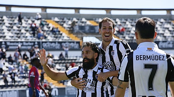 El Badajoz anuncia la baja de Carlos Bravo