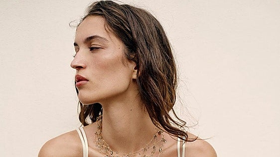 De una cena a una noche de fiesta: las cinco prendas de Zara elegantes y cómodas que solucionan cualquier look
