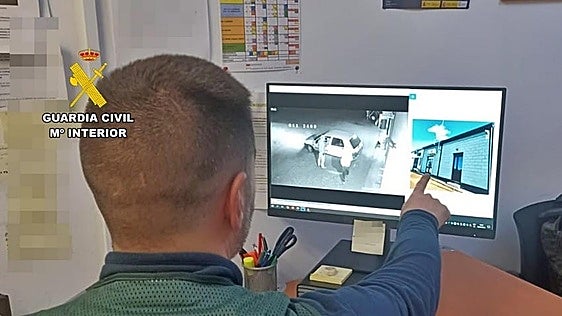Detenidos tras sustraer un coche en la provincia de Córdoba y robar en una quesería en Extremadura