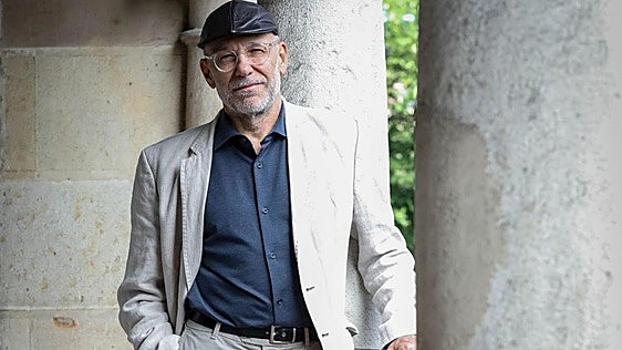 El escritor extremeño Eugenio Fuentes gana el Premio Dashiell Hammett a la mejor novela policíaca con 'Wendy'