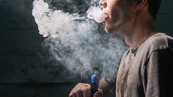 El SES se lanza a TikTok e Instagram para frenar el vapeo entre los jóvenes extremeños