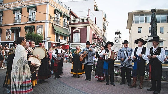 El parque del acueducto de Los Milagros acoge mañana folklore de tres países