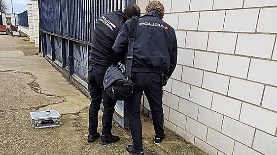 Detenidos los autores del robo de cable en dos bodegas y una cooperativa aceitunera de Almendralejo