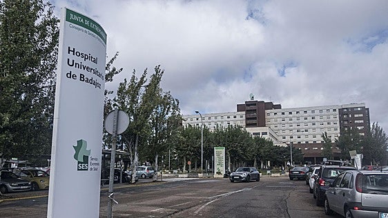 Un hombre de 65 años resulta herido en una salida de vía en la N-435, cerca de Jerez de los Caballeros