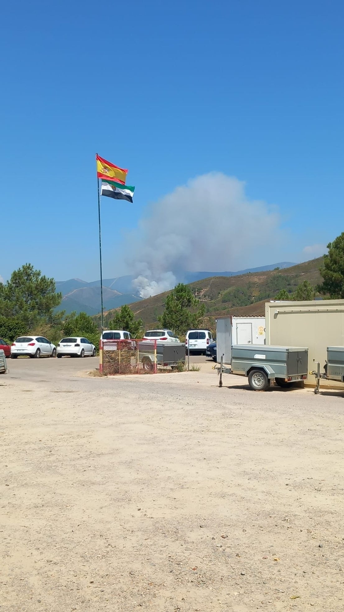 Imágenes de este miércoles del incendio en Las Hurdes