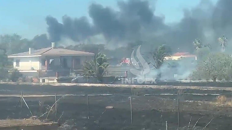 Declarado un incendio forestal en Carmonita y estabilizado otro surgido en Valverde de Mérida