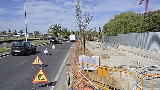 La avenida de Elvas de Badajoz sufrirá cortes al menos dos semanas para instalar la acometida del nuevo Hospital Quirón