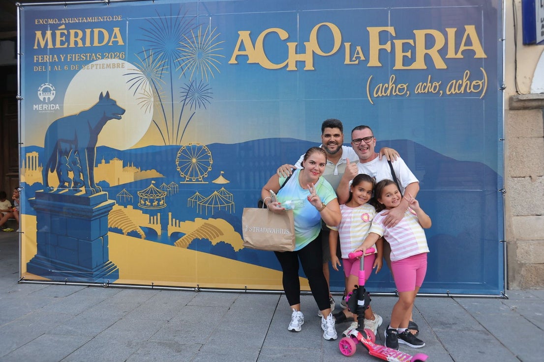 Así se ha vivido en el centro de Mérida el primer día grande de la Feria 2026