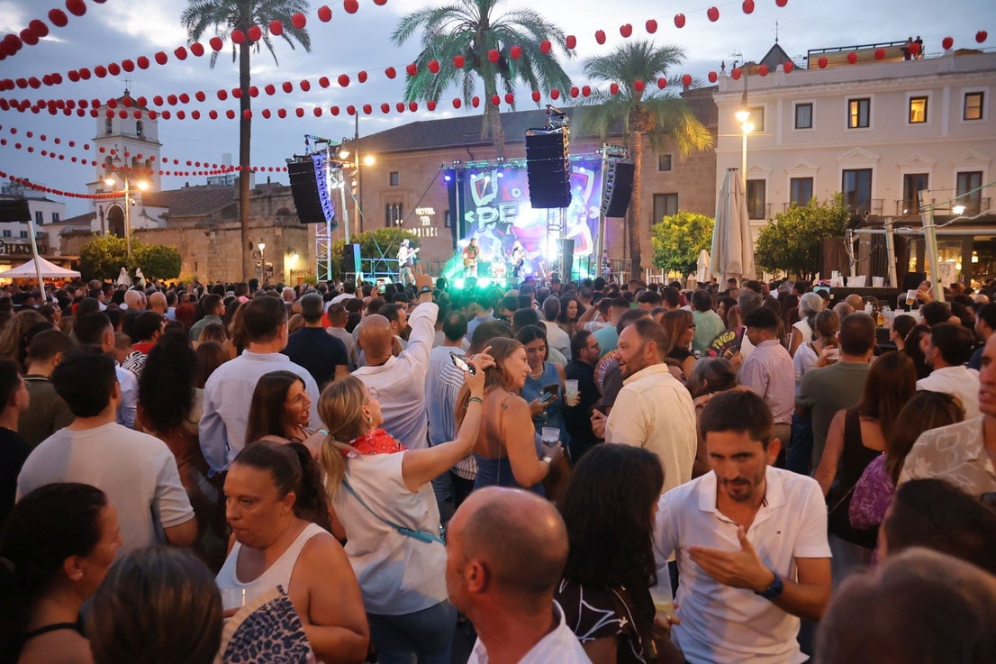 Así se ha vivido en el centro de Mérida el primer día grande de la Feria 2026