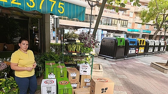 La falta de espacio obliga a trasladar al parque de Cánovas de Cáceres un lineal de siete contenedores