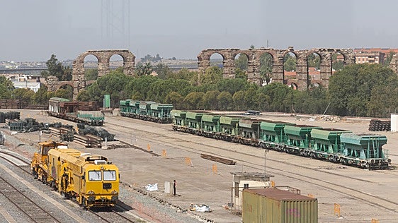 La región acogerá durante más de un año todos los trenes de mercancías de Madrid a Andalucía