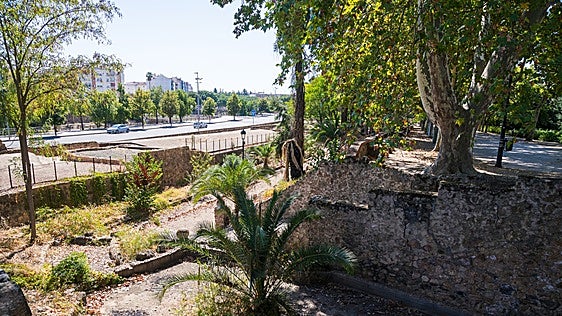Quiosco-bar, columpios y auditorio: así será el renovado parque de la Legión de Badajoz en 2027