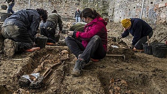 Identificadas otras cuatro víctimas extremeñas de la prisión franquista de Orduña