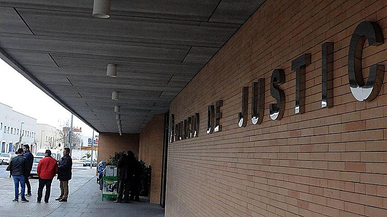 Año y medio de cárcel por amedrentar a su excuñada para que retirase una denuncia contra su hermano