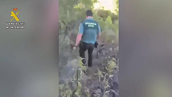 La Guardia Civil rescata en Abadía a un hombre que se perdió en el campo tras averiarse su coche