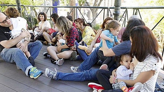 El Ayuntamiento de Cáceres abre sus ayudas a la natalidad, que llegarán a un 40% de los bebés nacidos en el último año