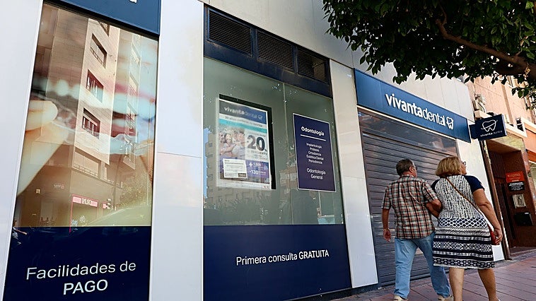 Los dentistas extremeños exigen que Vivanta explique dónde están los 40 millones de dinero público que recibió