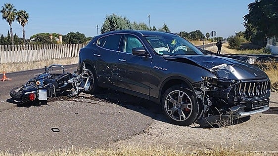 Muere un motorista en Badajoz en un choque en la carretera de Valverde
