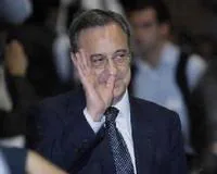 Florentino pide al equipo algún título y alegrar a la afición