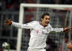 Klose le da una victoria agónica al Bayern