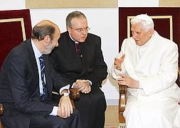 El Papa y Rubalcaba comparten su preocupación por los efectos de la crisis