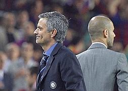 Mourinho y Guardiola viven su primer clásico en bandos contrarios