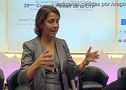 La presidenta de Navarra recibe dos 'tartazos' en Toulouse