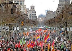 Vista de la manifestación contra la reforma laboral en Barcelona. / Alberto Estévez (Efe) | Europa Press