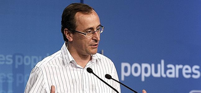 Alfonso Alonso, durante la rueda de prensa. / Paco Campos (Efe)