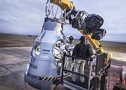 Felix Baumgartner, durante los últimos ensayos para su salto. / Reuters