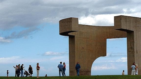 'Elogio del Horizonte', de Eduardo Chillida.