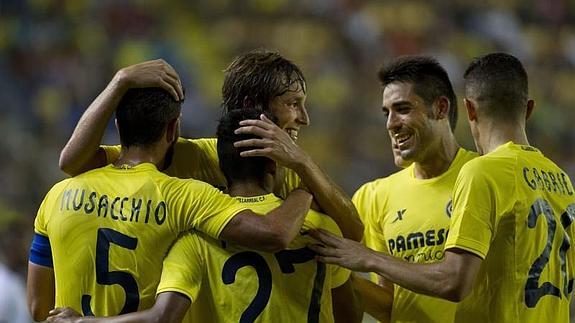 El Villarreal golea al Astana para regresar a Europa