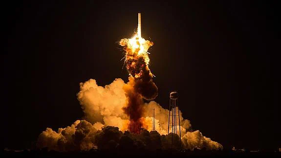 Imagen de la explosión del cohete Antares 