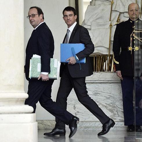 Hollande y Valls, en el Elíseo 