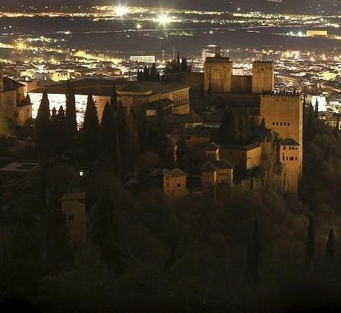 Apagón en la Alhambra de Granada .