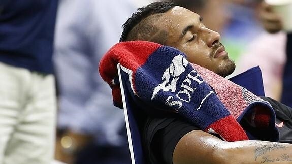 Kyrgios durante uno de los descansos del partido ante Murray. 