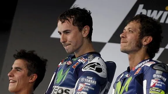 Márquez (i), Lorenzo (c) y Rossi, durante la pasada termporada. 