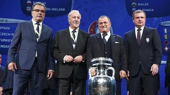 Los entrenadores del grupo D de la Eurocopa 2016. 