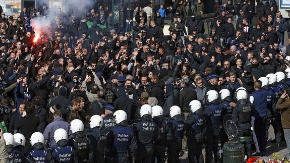 Protesta de miembros de la ultraderecha belga en Bruselas.