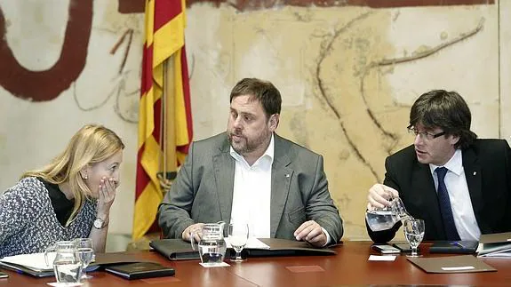 Neus Munté, Oriol Junqueras y Carles Puigdemont. 