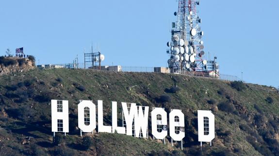 El famoso cartel de Hollywood, después de ser modificado. 
