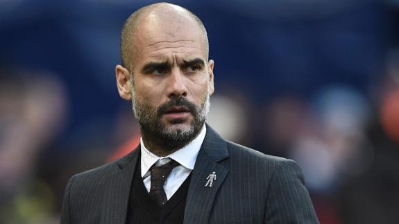 Pep Guardiola, durante el encuentro ante el Burnley. 