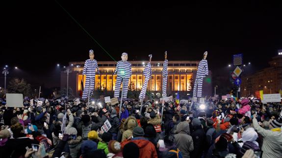 Manifestación contra la despenalización de la corrupción en Bucarest.