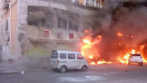 Imagen del edificio incendiado. 