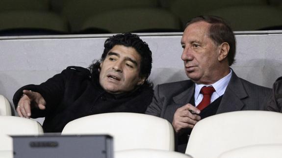 Bilardo, junto a Maradona. 